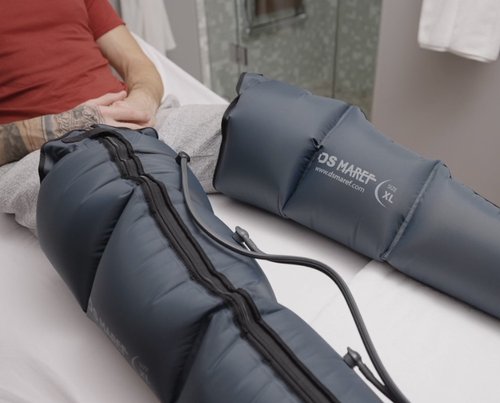 Pressotherapy compression expanding on legs